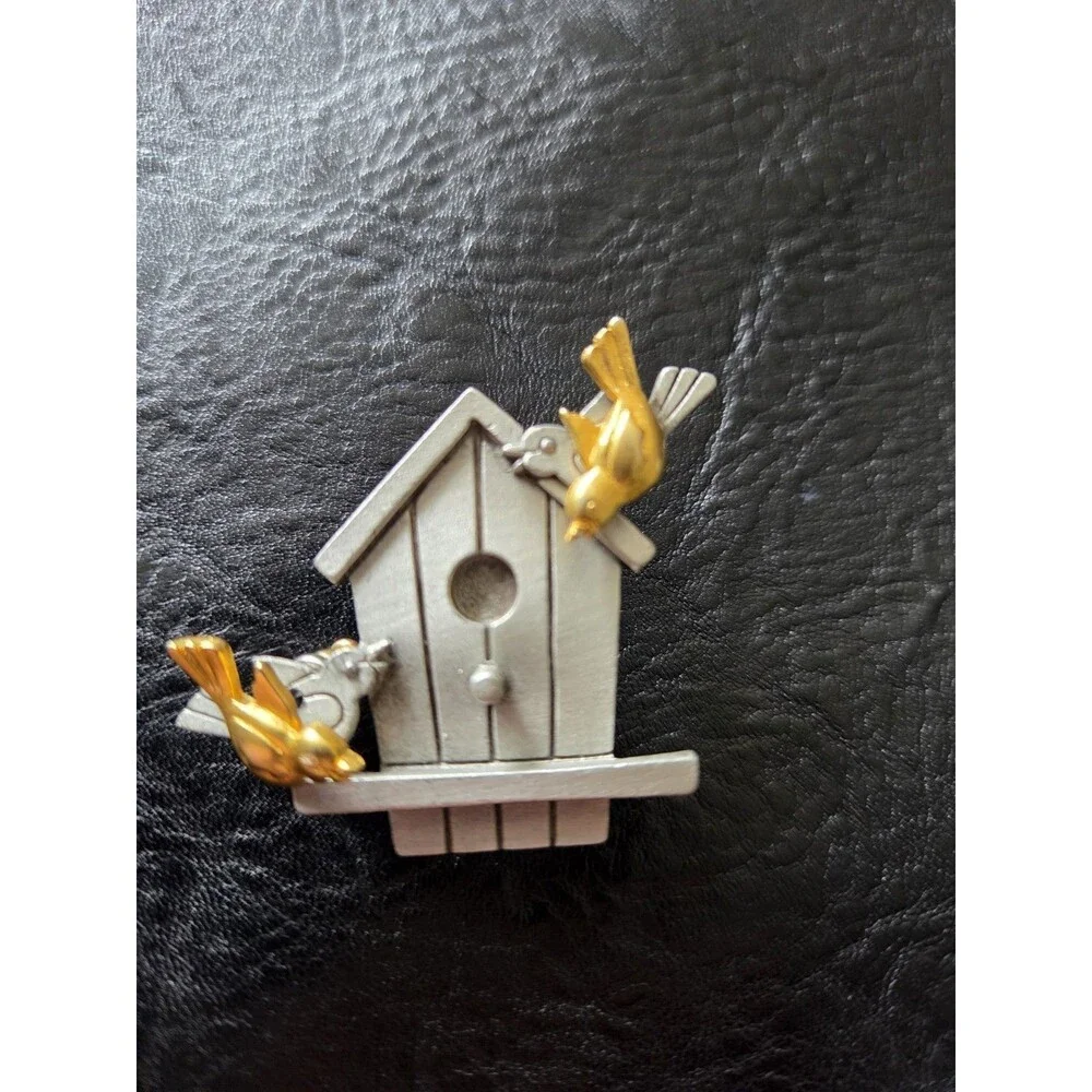 Rare Vintage Birdhouse Pin Pendant With removable birds